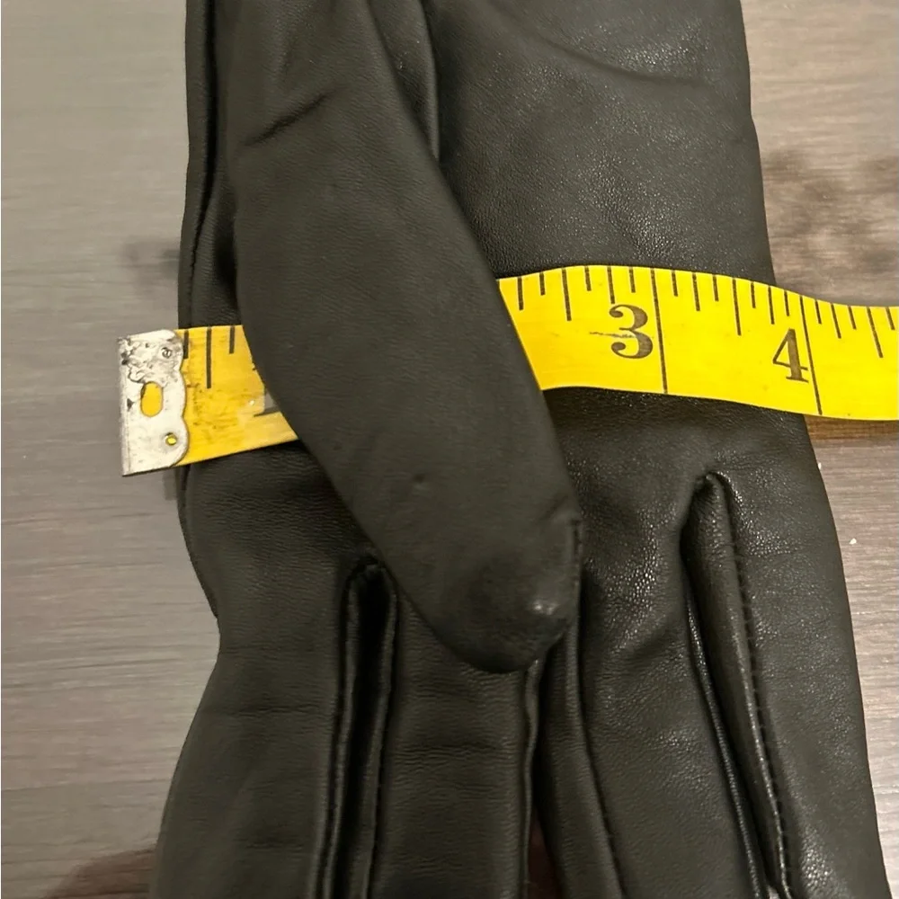 Neina Marcus/Brian Atwood Leather Gloves - Picture 4 of 6
